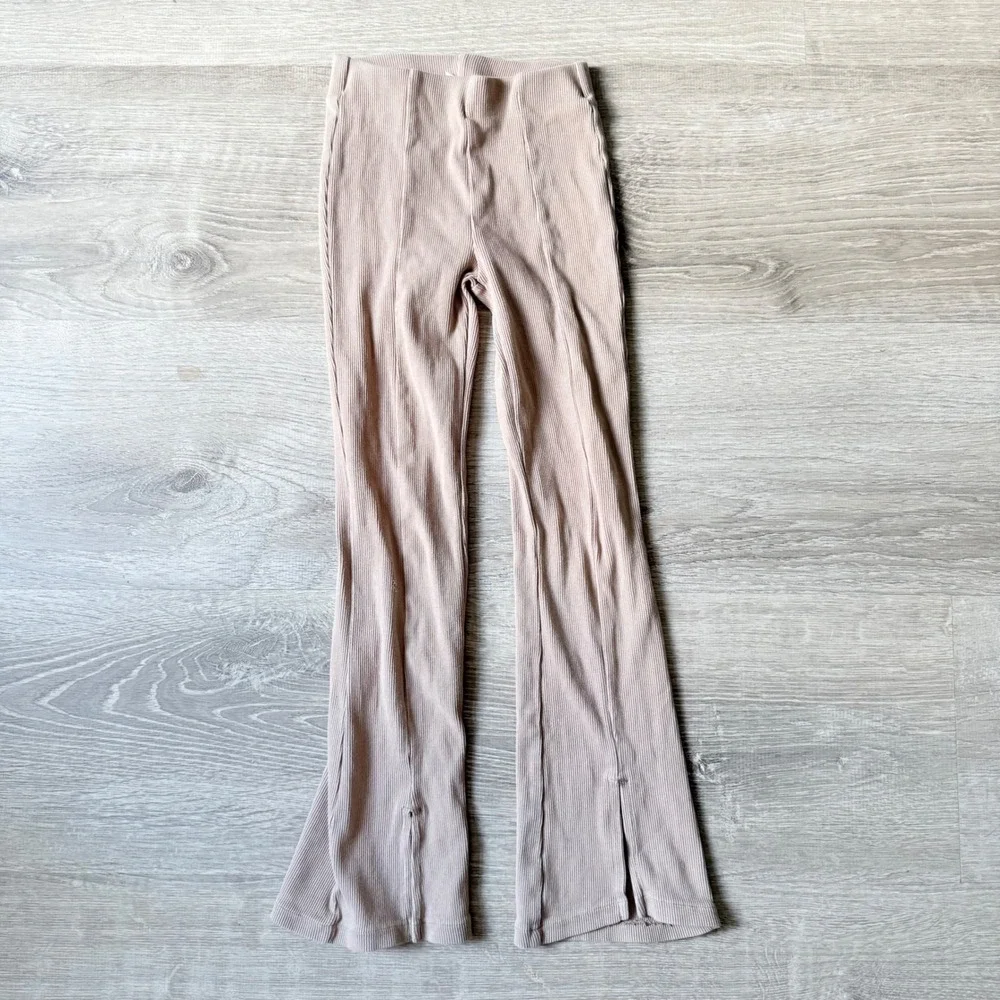 Zara Girls Ribbed Flare Leggings Tan Beige Slit Hem Pants Size 7 122cm